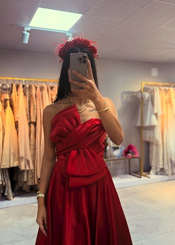 Hennin kırmızı abiye etiketli - Görsel 2