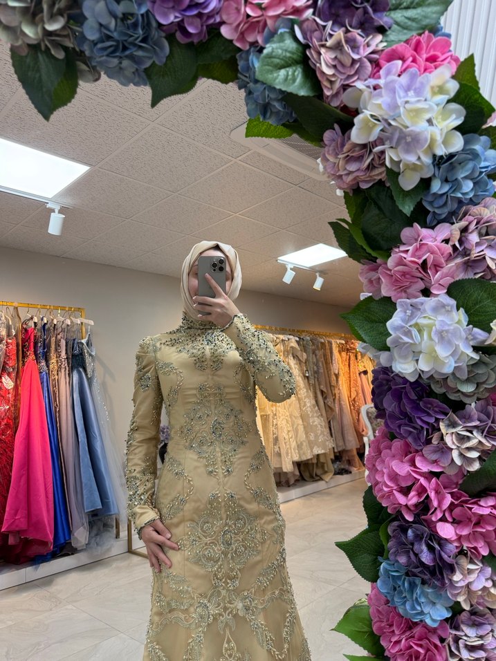 Çiçek Desenli Uzun Kollu Abiye Elbise - Görsel 3