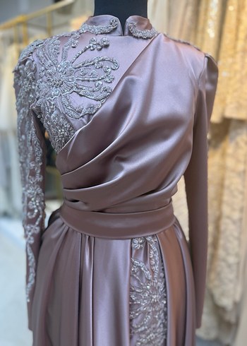 Uzun Kollu İşlemeli Drapeli Kadın Abiye Elbise - Görsel 2