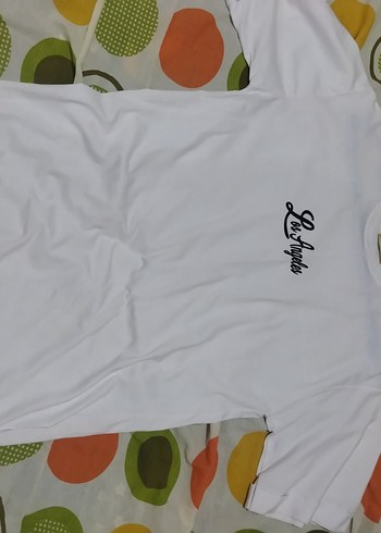 yanları yırtmaçlı Beyaz Los Angeles Baskılı kadın Tişört - Görsel 2