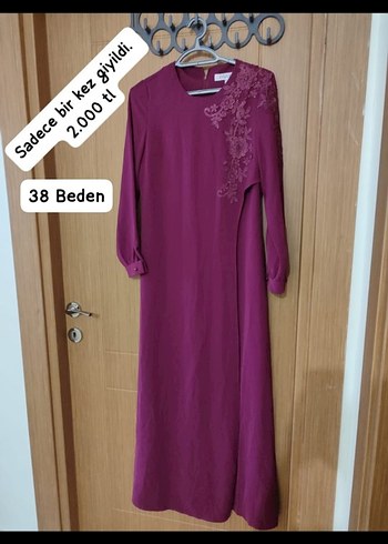 Uzun Kollu Mor İşlemeli Kadın Elbise