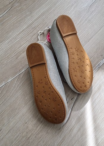 31 Beden Gri Kız Çocuk Lastikli Babet Ayakkabı