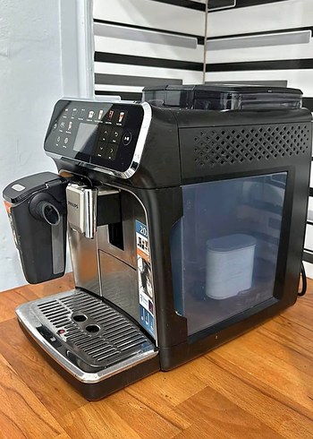Siyah Modern Kahve Makinesi