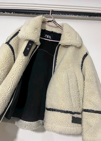 Zara Beyaz Kürklü Kadın Ceket