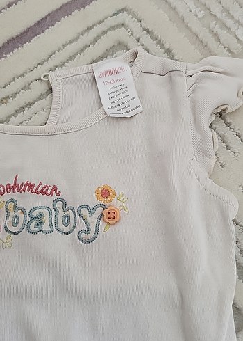 1,5 Yaş Beden Nakışlı Beyaz Fırfırlı Kız Bebek Takımı
