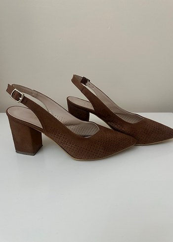 Kahverengi Süet Tokalı Kadın Topuklu Ayakkabı - Görsel 3