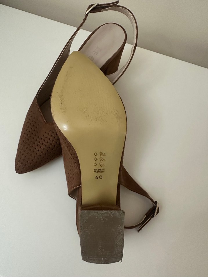 Kahverengi Süet Tokalı Kadın Topuklu Ayakkabı - Görsel 4