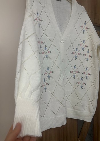 Nakışlı ekru renk Midi Triko Hırka - Görsel 2