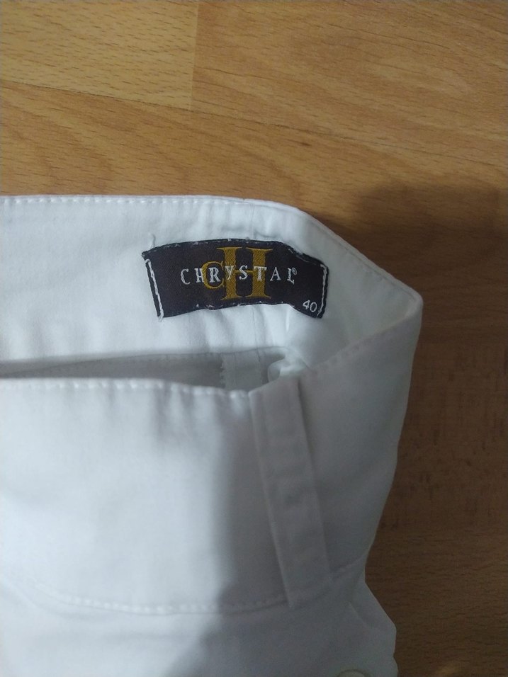 Düğmeli Beyaz Kadın Bermuda Şort - Görsel 5