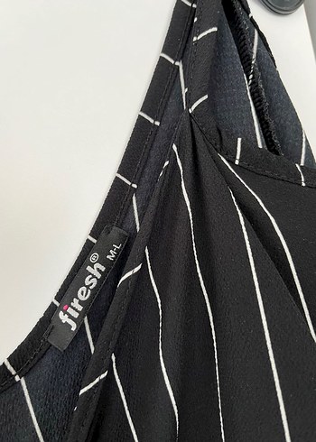 l Beden Çizgili Siyah Askılı Bluz