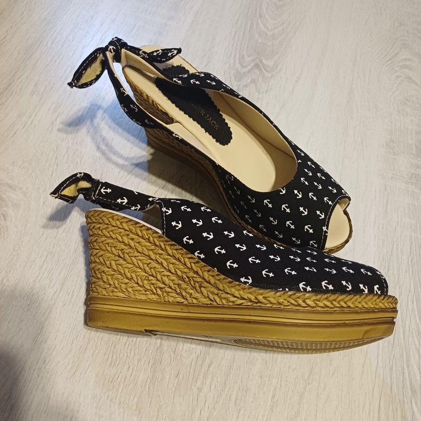 Siyah Desenli Kadın Dolgu Topuklu Ayakkabı - Görsel 2