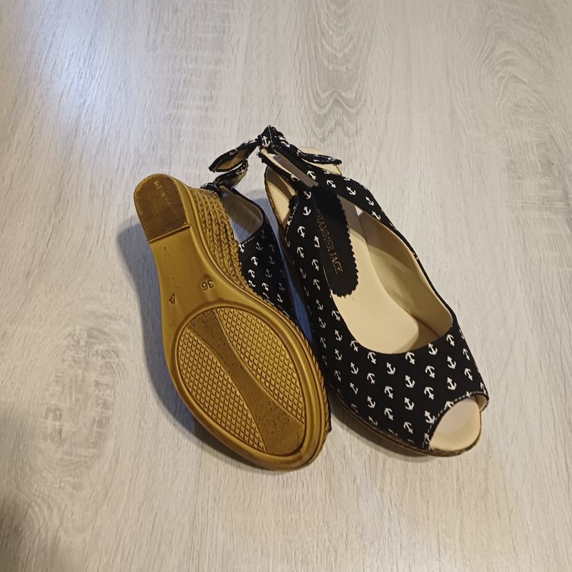 Siyah Desenli Kadın Dolgu Topuklu Ayakkabı - Görsel 4