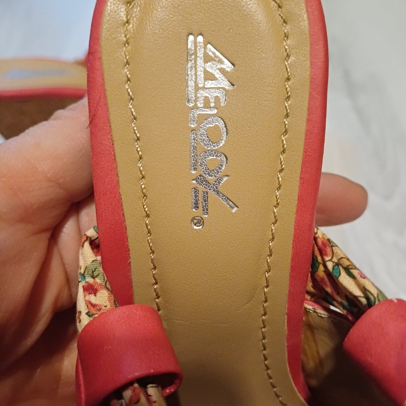 Kırmızı Yılan Desenli Dolgu Topuklu Kadın Terlik - Görsel 4