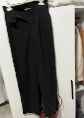 Siyah Kemerli Kadın Kumaş Pantolon - Görsel 2