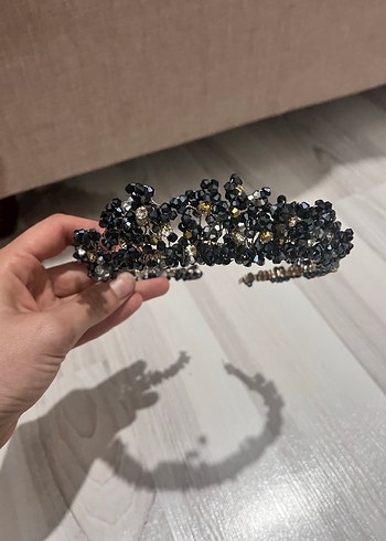 Siyah Boncuklu Gotik Taç - Görsel 2