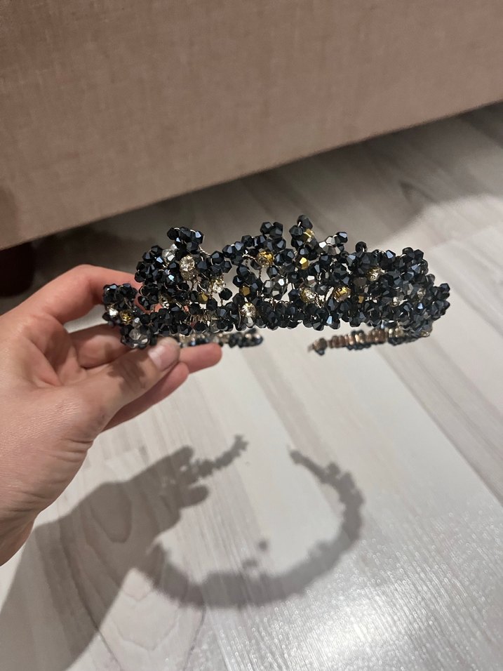 Siyah Boncuklu Gotik Taç - Görsel 2