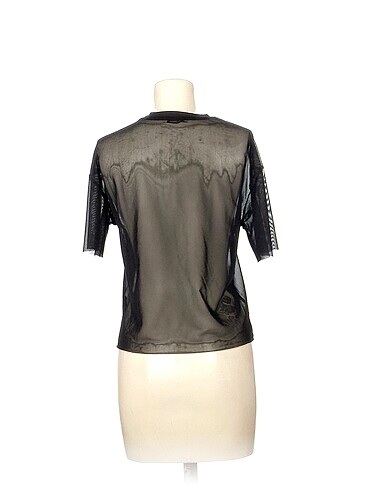 s Beden Pull and Bear T-shirt %70 İndirimli.