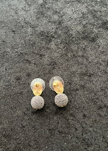 Diğer Çelik malzemeden, gold renkli küpe