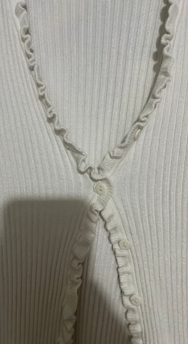 adL Beyaz Kadın Keten V Yaka Fırfırlı Kazak - Görsel 2