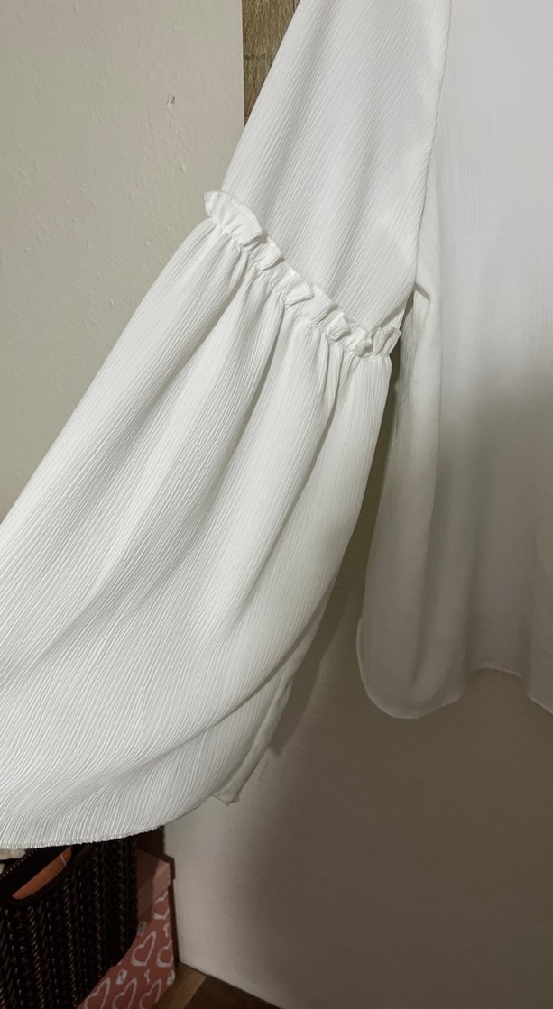 Bershka V Yaka Beyaz Mini Bluz - Görsel 4