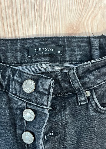 Düğmeli Siyah Kadın Kot Pantolon - Görsel 2