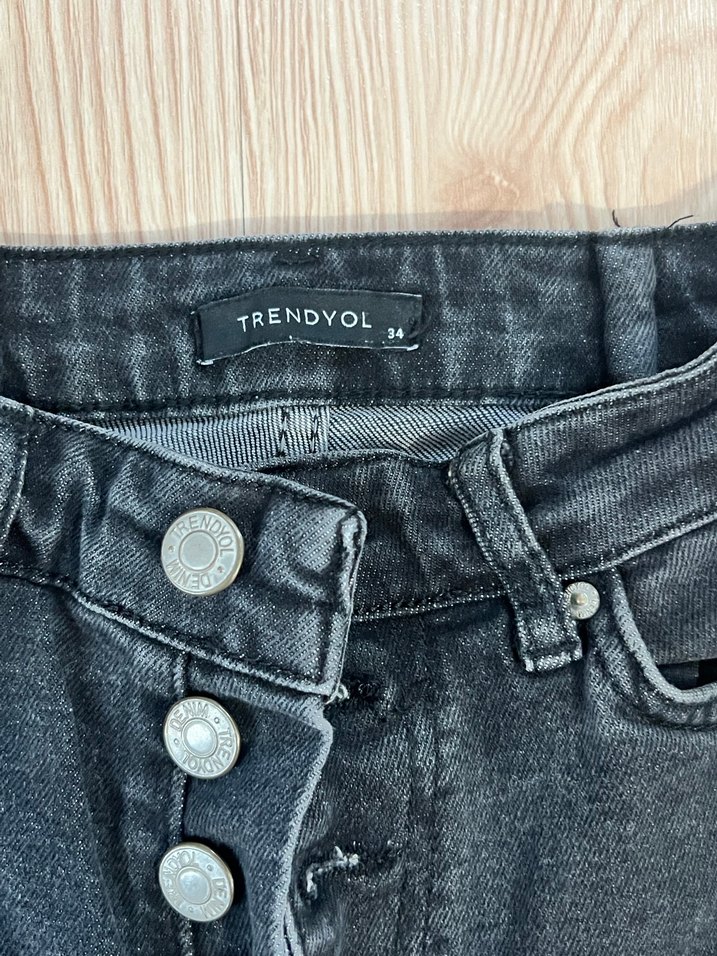 Düğmeli Siyah Kadın Kot Pantolon - Görsel 2