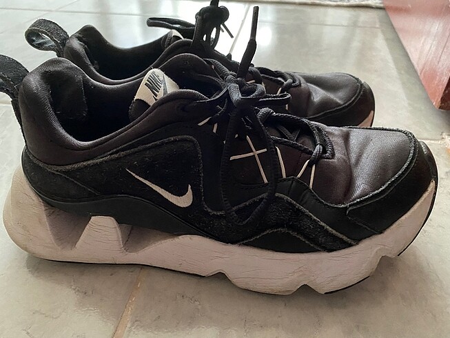 39 Beden Nike spor ayakkabı
