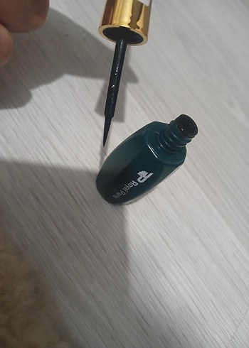Diğer Parlak Haki Royal Paris Eyeliner