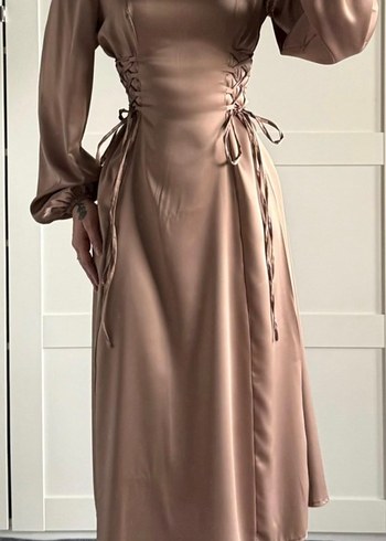 Saten bel korseli elbise - Görsel 3