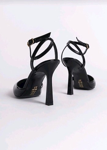 Siyah Topuklu Ayakkabı - Görsel 3