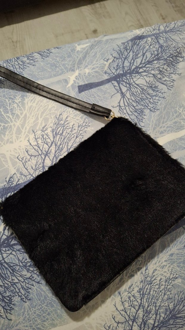 Siyah Kadife Dokulu Çapraz Askılı Çanta - Görsel 3