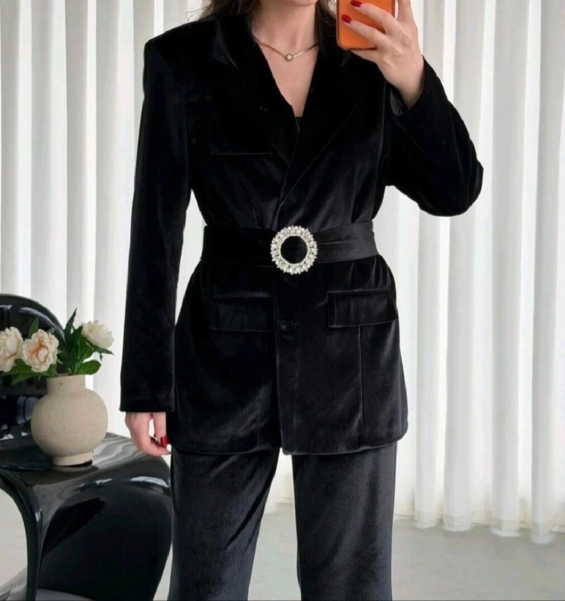 Taşlı kadife takım elbise - Görsel 2