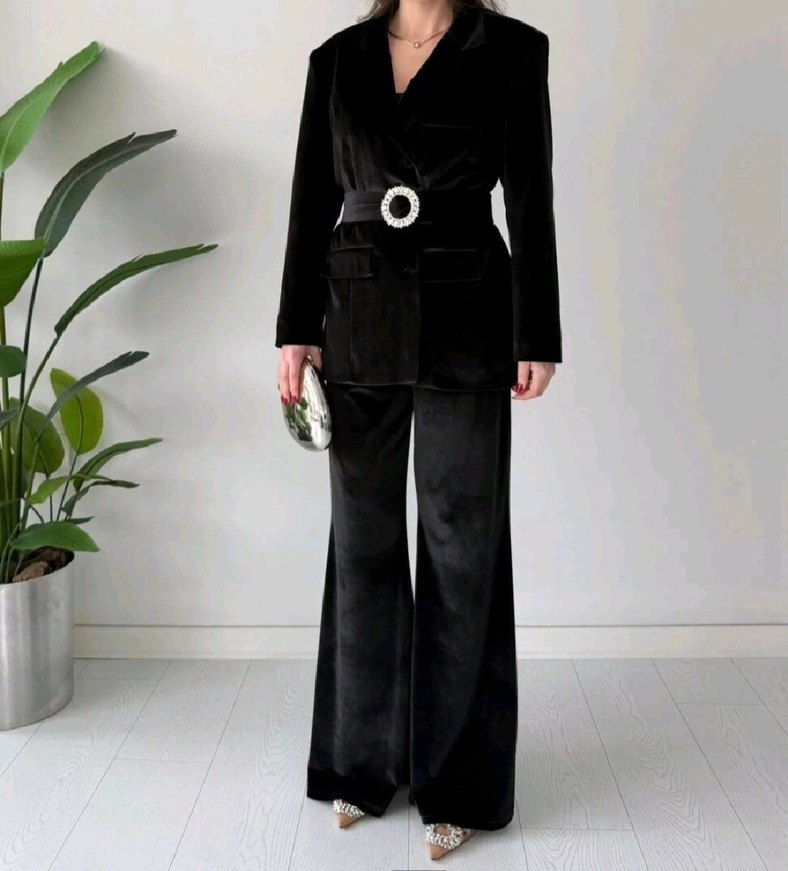 Taşlı kadife takım elbise - Görsel 3