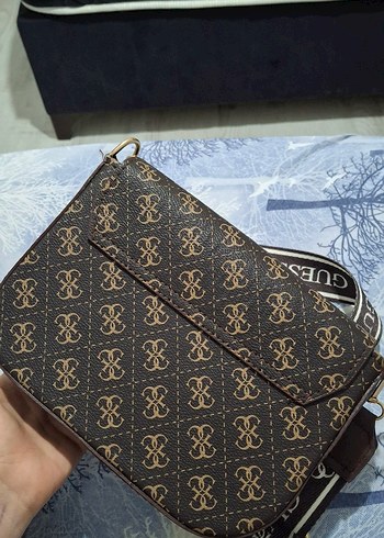 Guess Logolu Kahverengi Omuz / Çapraz Askılı Çanta - Görsel 5