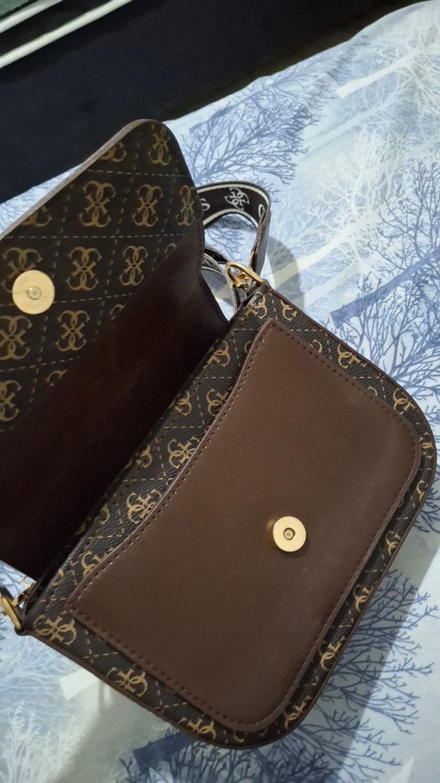 Guess Logolu Kahverengi Omuz / Çapraz Askılı Çanta - Görsel 3