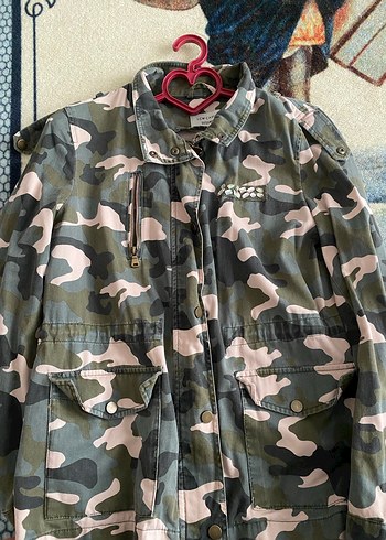 Kadın Kamuflaj Düğmeli Midi Ceket - Görsel 4