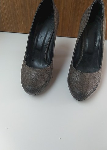 Kahverengi Yılan Derisi Desenli Stiletto