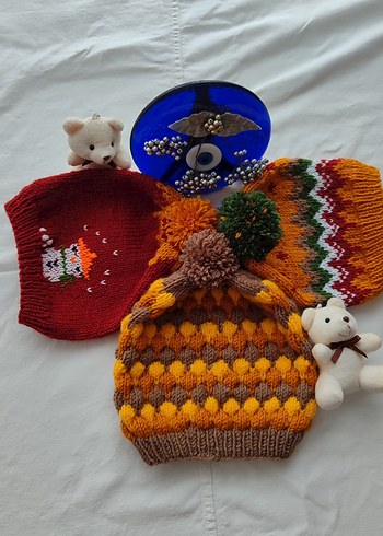 Kırmızı Örgü Bere Ponponlu - Görsel 3