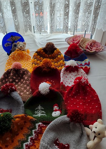 Kırmızı Örgü Bere Ponponlu - Görsel 5