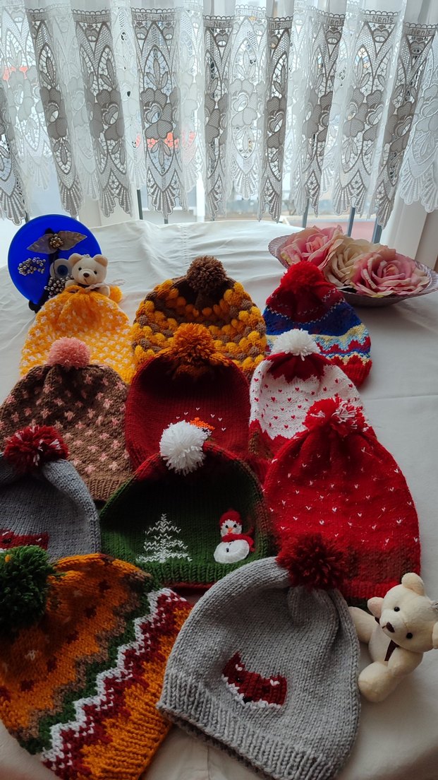 Kırmızı Örgü Bere Ponponlu - Görsel 5