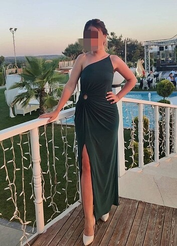 Zümrüt Yeşili Bel Detaylı Drapeli Abiye