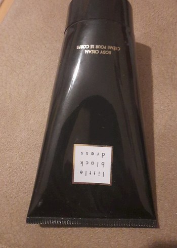 Little Black Dress Vücut Kremi Siyah - Görsel 3