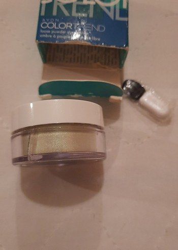 Avon ColorTrend Beyaz Gevşek göz farı - Görsel 2