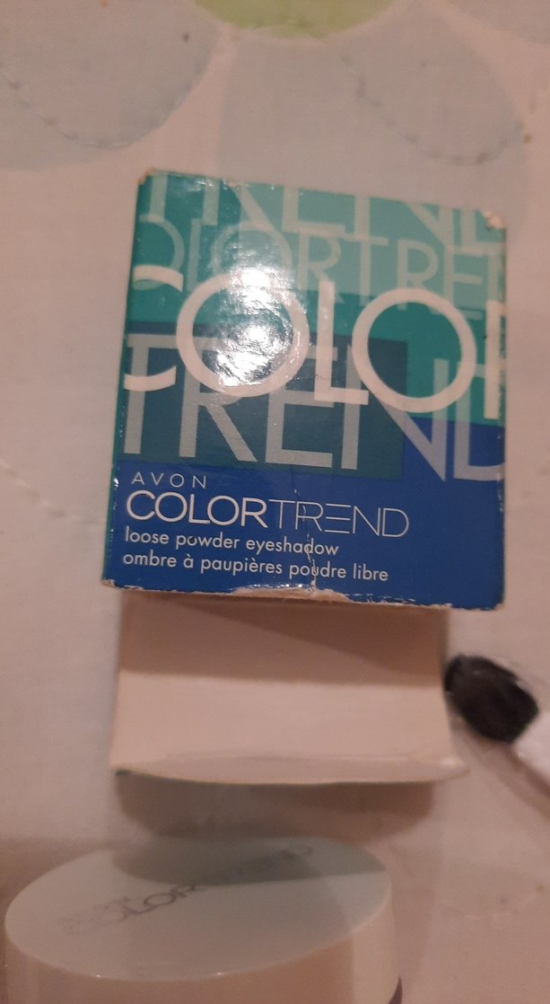 Avon ColorTrend Beyaz Gevşek göz farı - Görsel 3