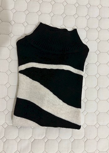 Koton Zebra Desenli Yarım Balıkçı Yaka Kadın Kazak