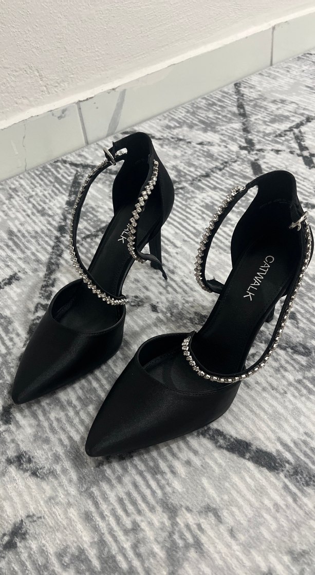 Zincir Detaylı Siyah Yılan Desenli İnce Topuklu - Görsel 2