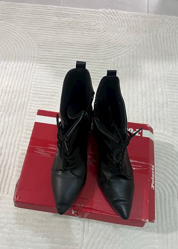 Siyah Stiletto Topuklu Gotik Kadın Bot - Görsel 3