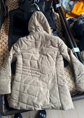 Kürk Detaylı Bej Kışlık Kadın Mont - Görsel 3