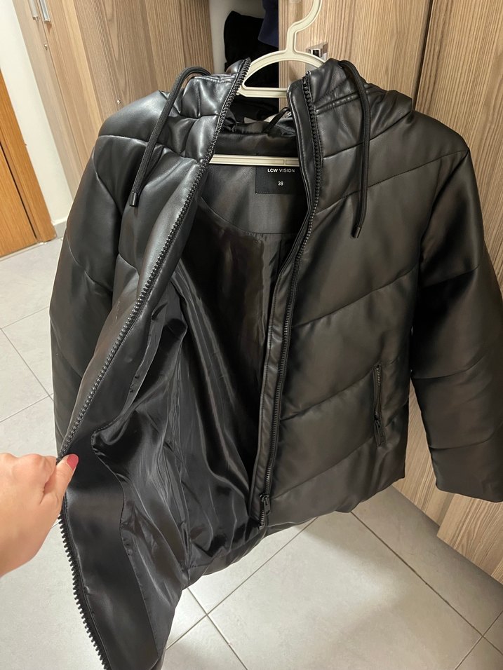 Lc wakiki deri görünümlü mont - Görsel 2