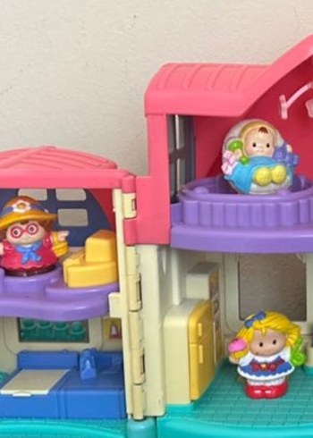 Renkli Pembe Oyuncak Ev +3 Figür - Görsel 2